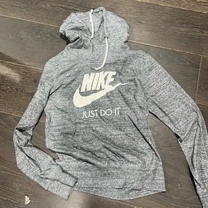 Nike women very thin hoodie